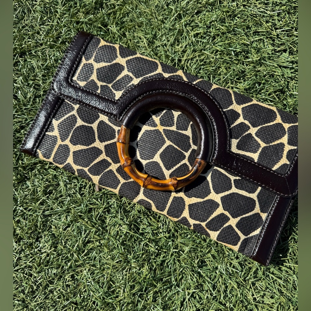 ✨ Banana Republic giraffe print clutch